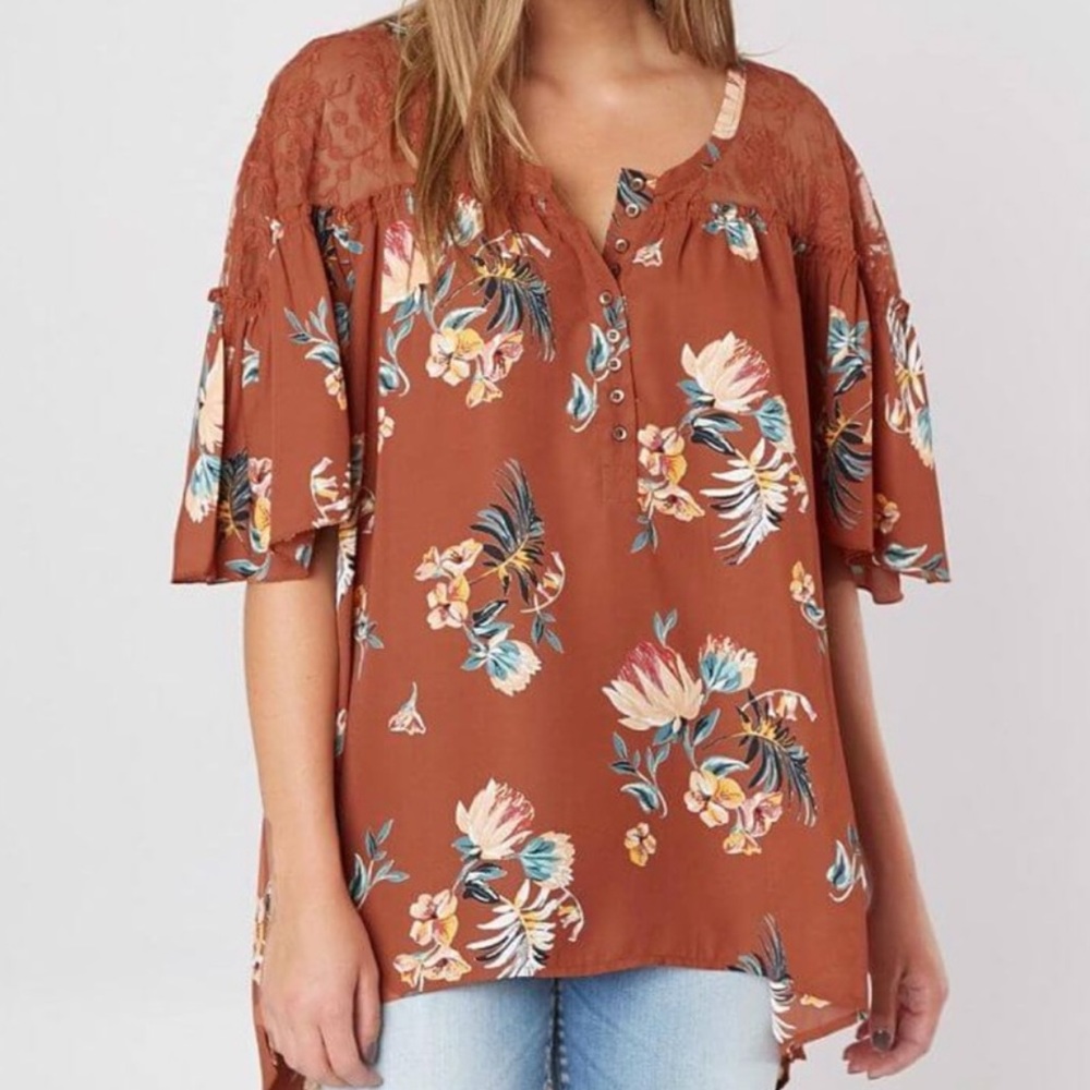 Gimmicks by BKE Tropical Print Lace Blouse